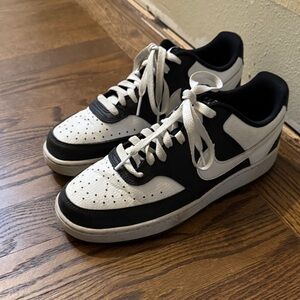 Nike Women's Black and White Sneakers